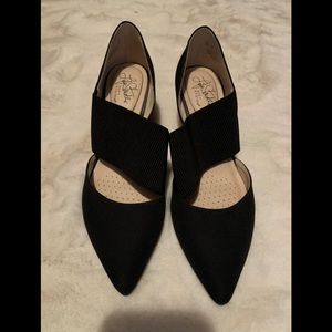 Life Stride black pumps size 7